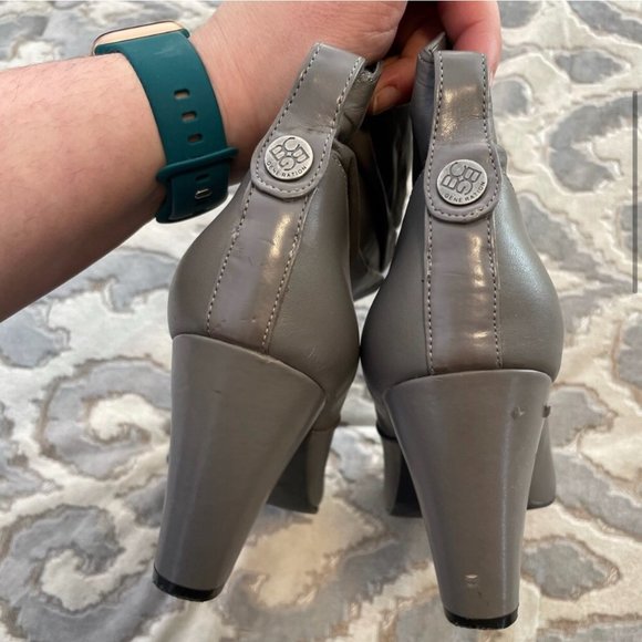 BCBGeneration Steel Grey Dash Leather Booties Ankle Boot Grey Size 8.5 - Picture 4 of 9